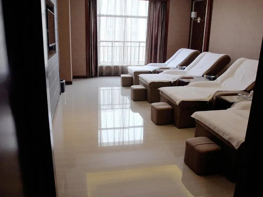 Meyes International Hotel