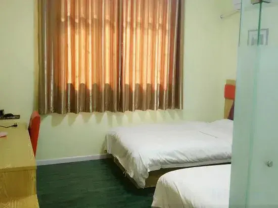 Xinxiang County star Yue express hotel