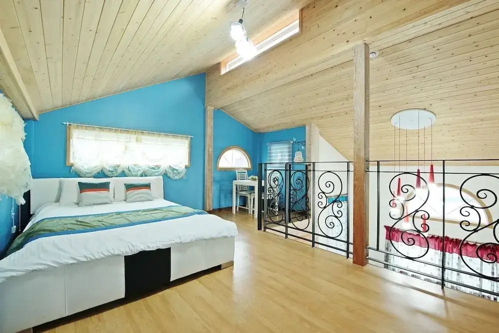 Lake and Pine Spa Pension
