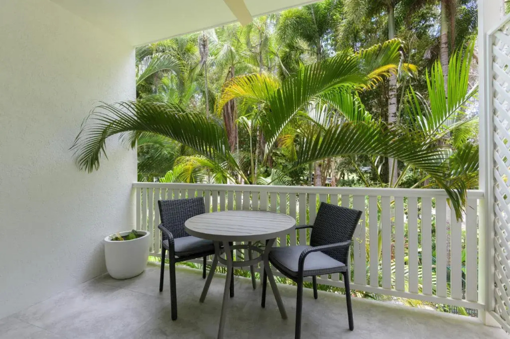Coral Apartments Latitude 16