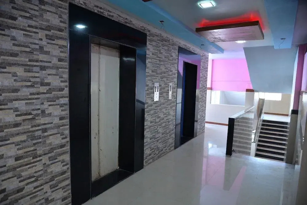 Hotel Ravi Teja
