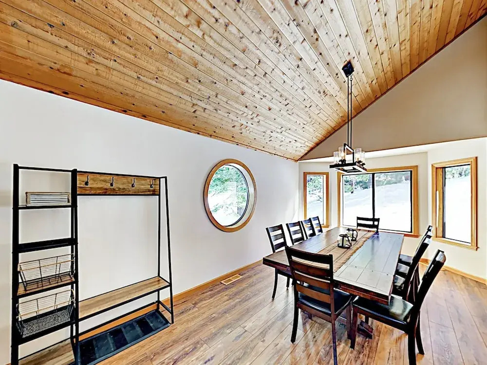 Snowpeak House 4 Bedrooms 3.5 Bathrooms Home