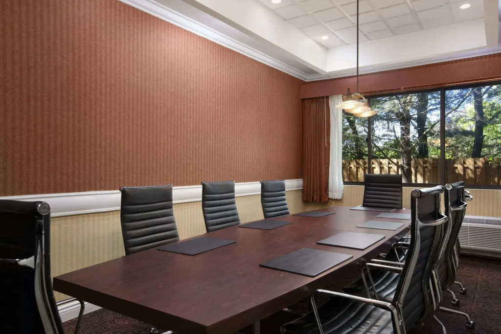 Holiday Inn - Long Island - ISLIP Arpt East by IHG