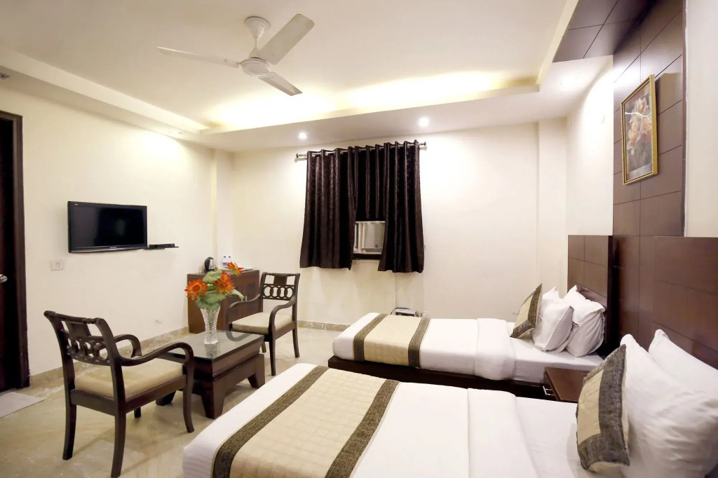 Hotel Paradise Inn