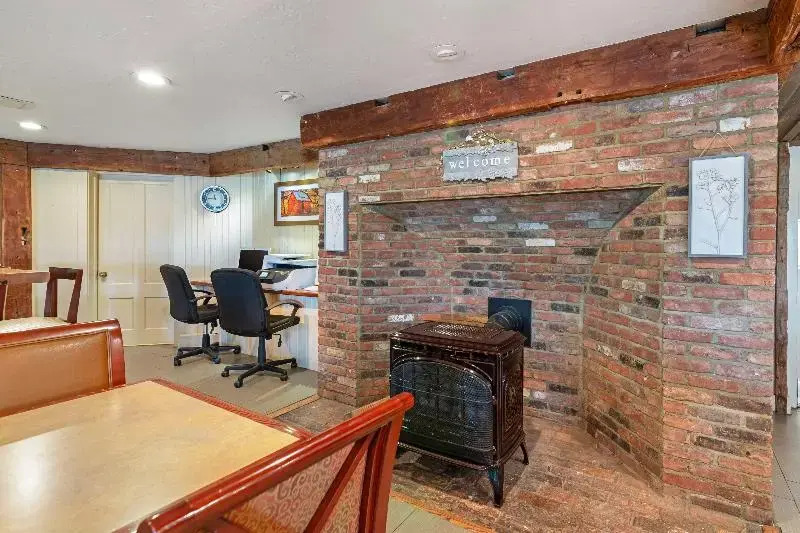 Best Western Plus Inn & Suites
