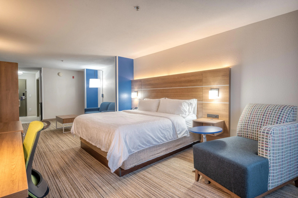 Holiday Inn Express Hotel & Suites Greenville by IHG