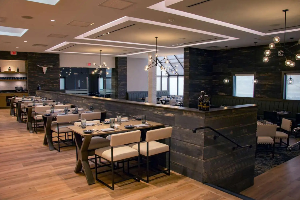 DoubleTree by Hilton Wichita Airport
