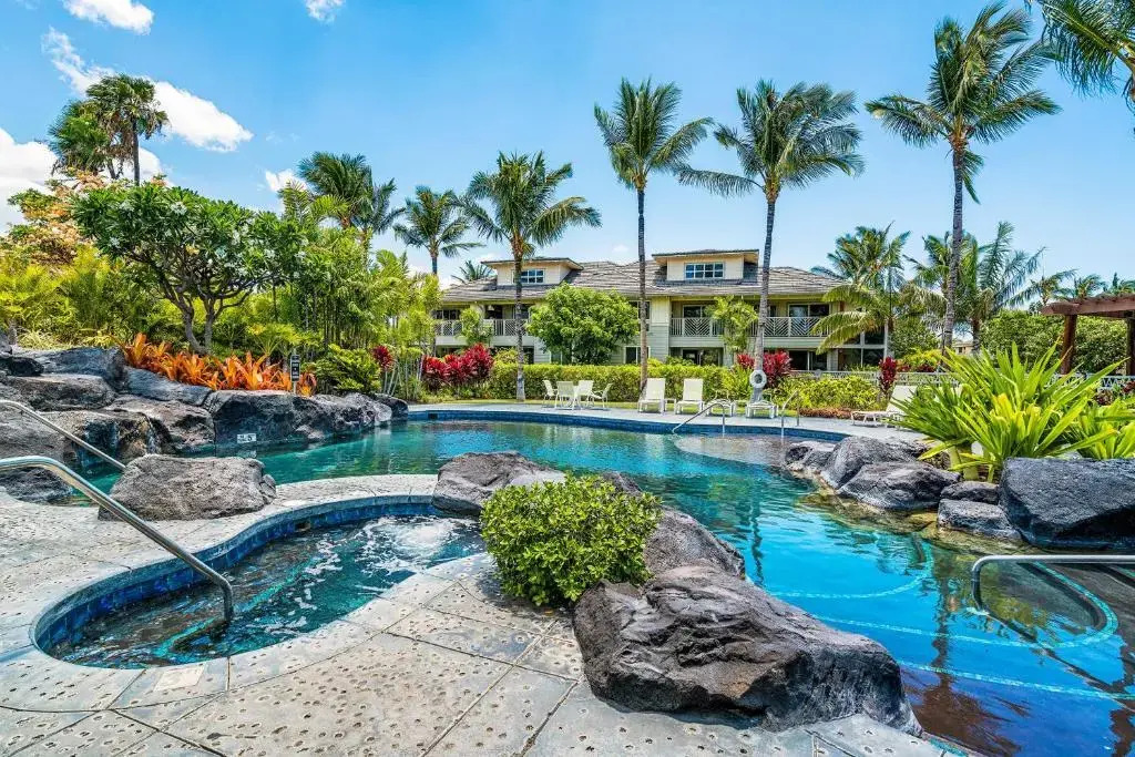 Waikoloa Beach S E33 2 Bedroom Condo by RedAwning