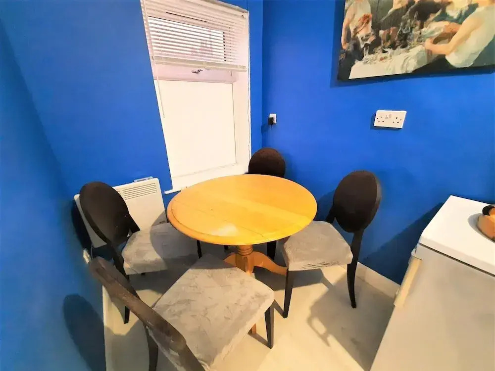 3-bed House in Colchester With Parking and Wifi
