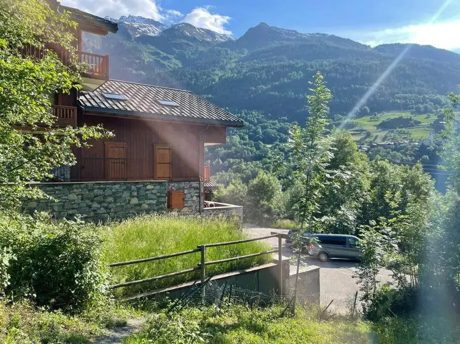 Bel appartement au calme vue vallée