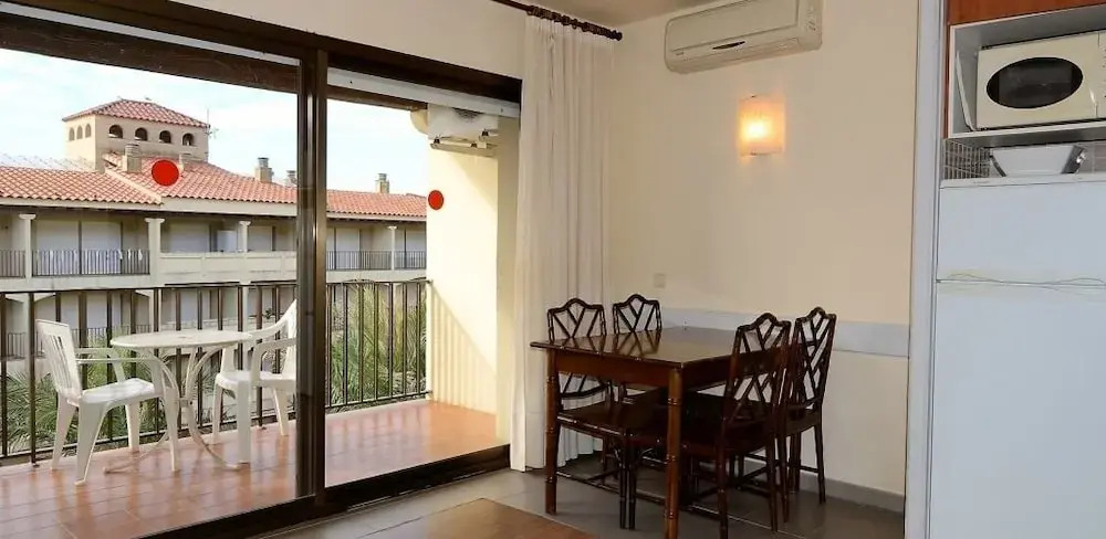 Apartamento con terraza cerca del centro