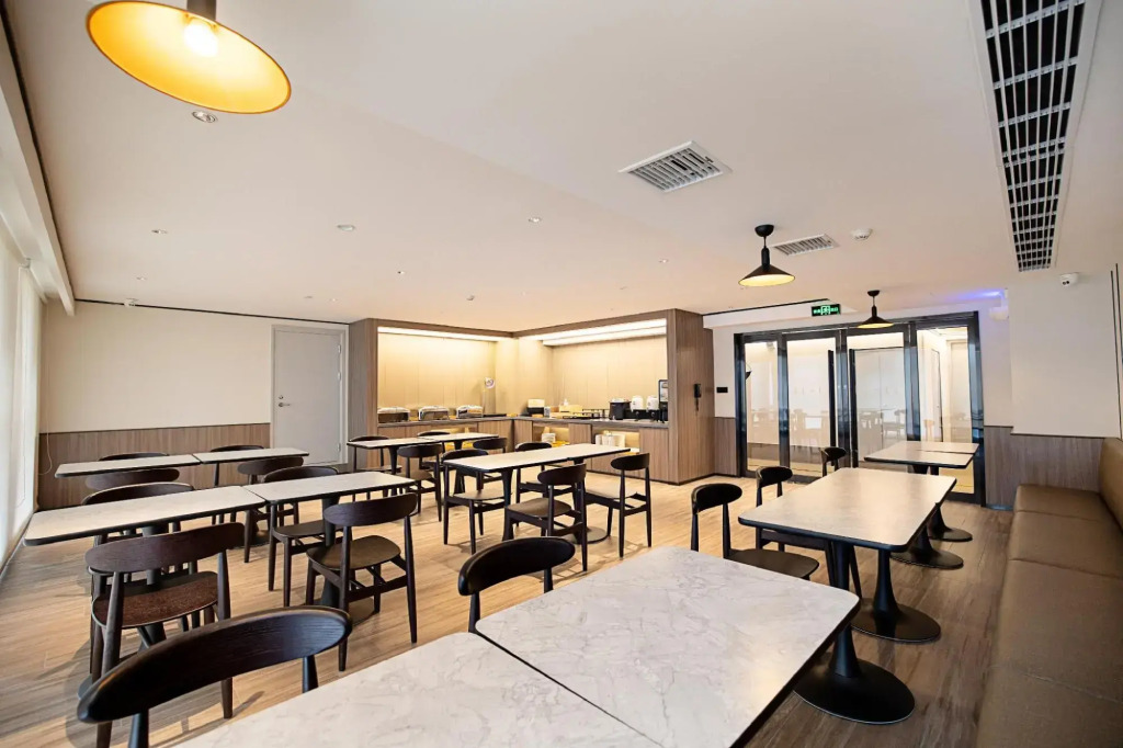 HanTing Hotel (Xinxiang Yanjin Bus Station)