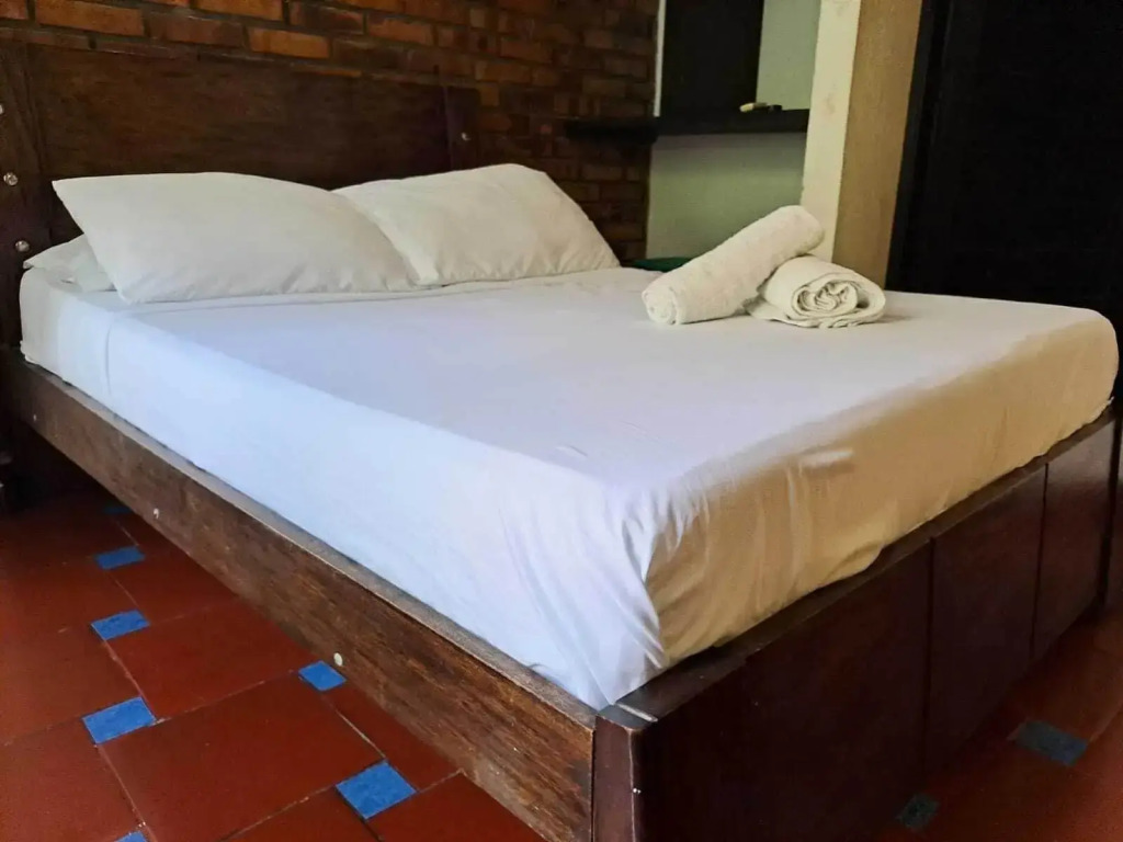 Aluna Hostel B&B