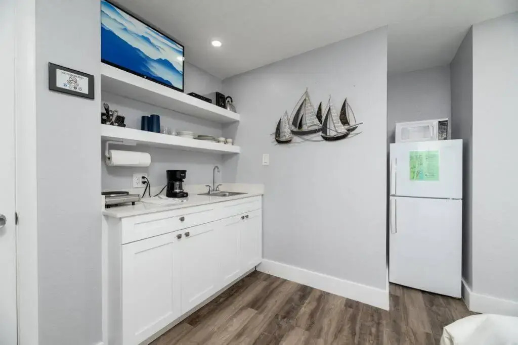 Shell on the Beach 102 - RENOVATED