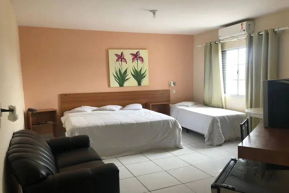 Oyo Hotel Calabreza