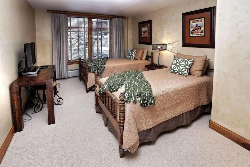Beaver Creek Elkhorn Lodge 4 Bedroom Residence With Ski In, Ski Out Access And A Short Walk To Beaver Creek Village