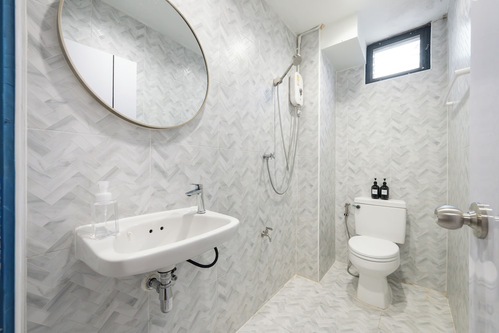 Arun Sa Wad House Sukhumvit 2 Guests