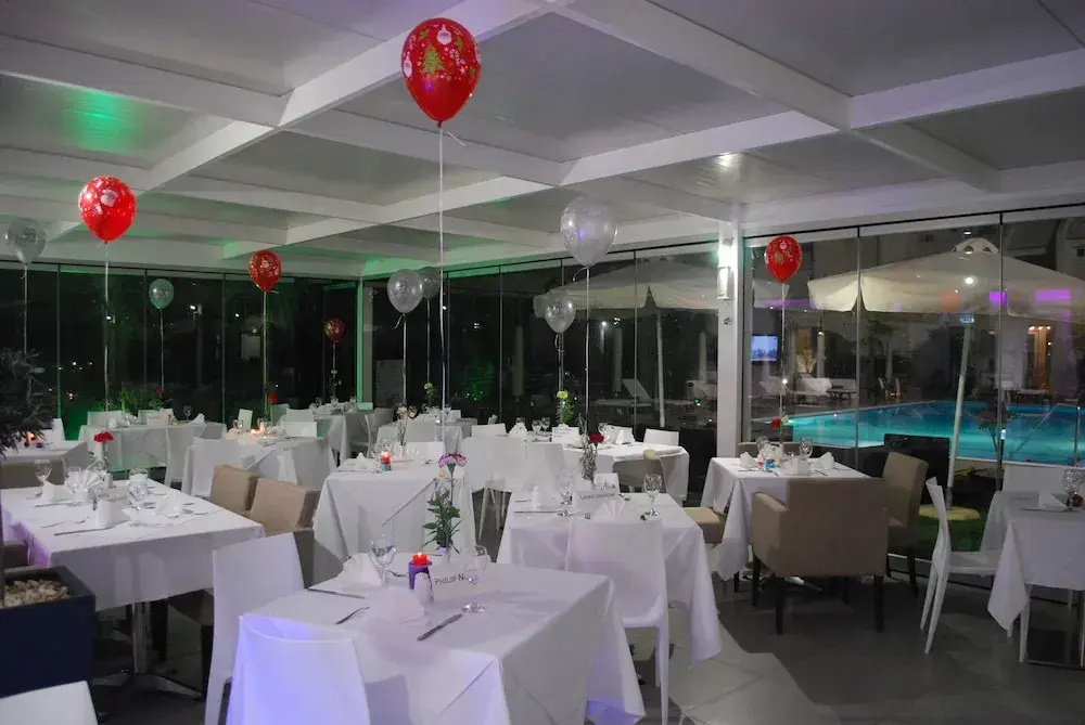 Frixos Suites Hotel Apts