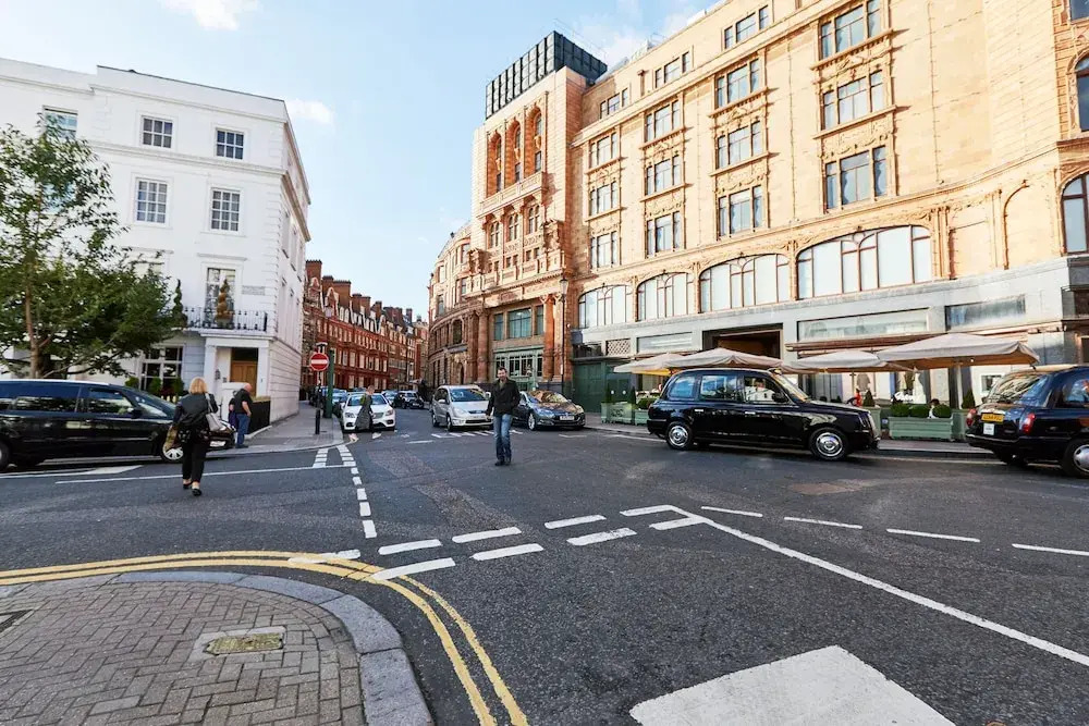 Stunning Knightsbridge Suites by Sonder