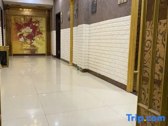 Yongcheng Zijinghua Fashion Hotel