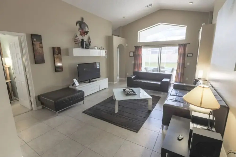 Marlin's Manor With South Facing Pool! All Day Sun 4 Bedroom Home by Redawning