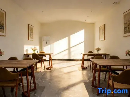 MOUNTAIN•DESIGNE Oxygen-rich Scenic Stay (Moonlight Square, Dukezong Ancient Town)