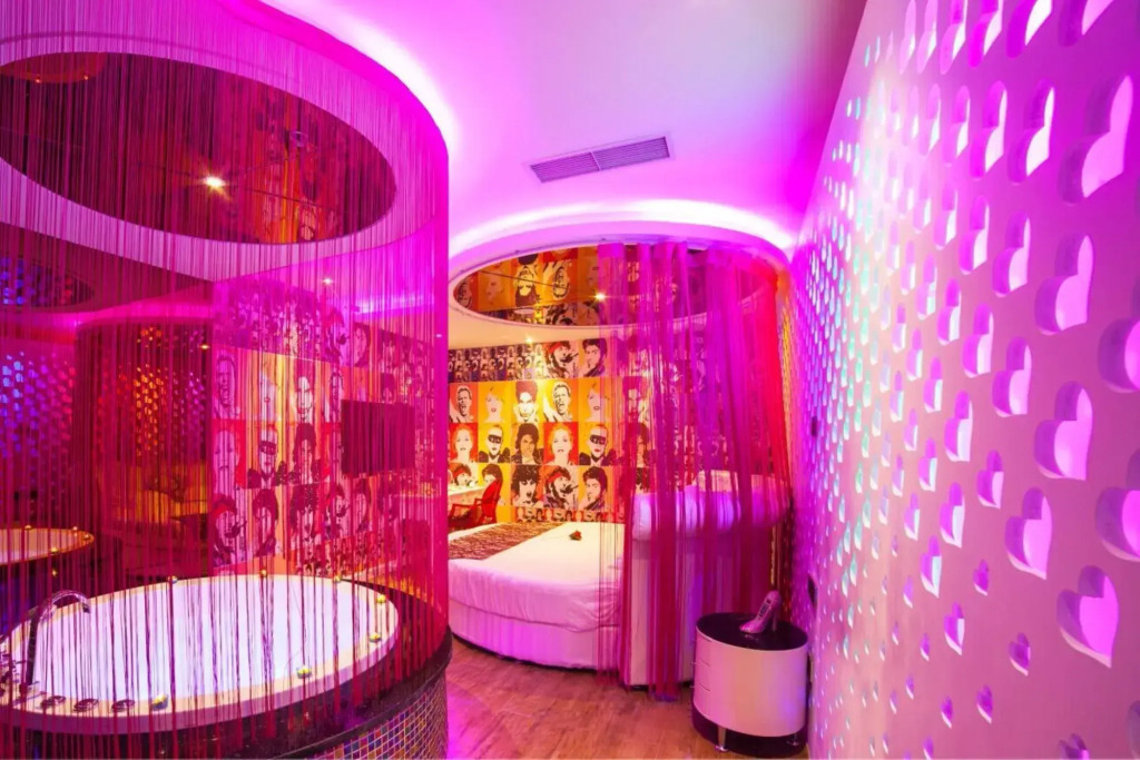 Suzhou Huazhiyu Lover Theme Hotel