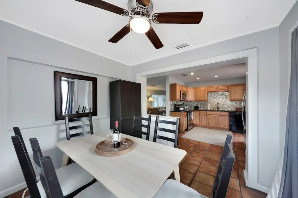 Poinsettia FTL Home by PMI