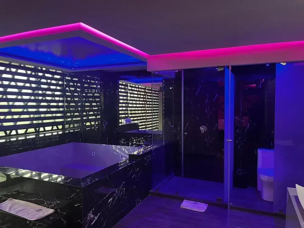 Hotel City Lights
