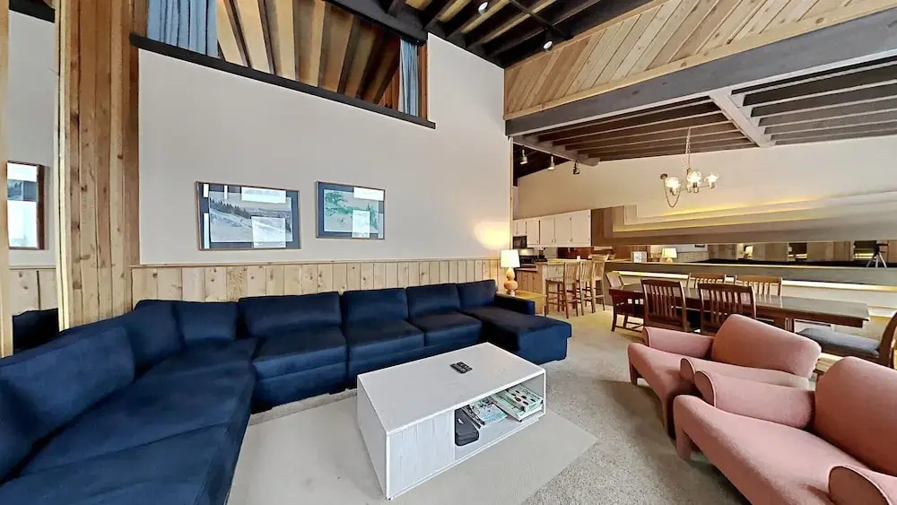 Slopeside Four Bedroom Homes at 1849 Condos - Free Wifi and Parking! by RedAwning