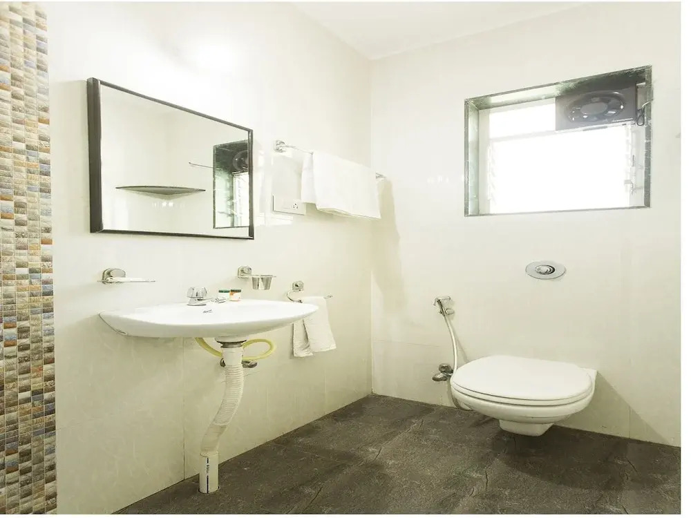 OYO 10221 Hotel E Serai