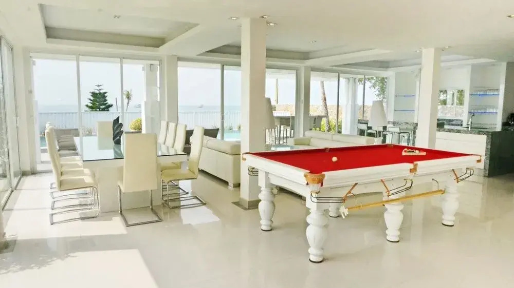 Na Jomtien Beachfront Villa