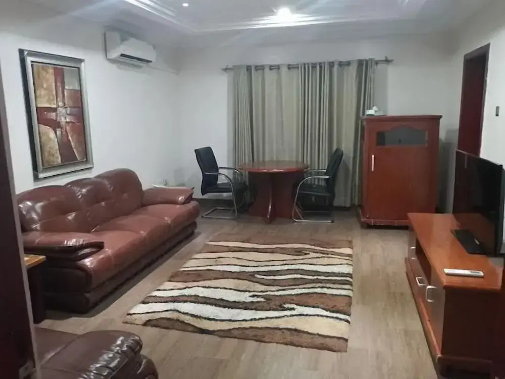 Le Ville Hotel and Suites