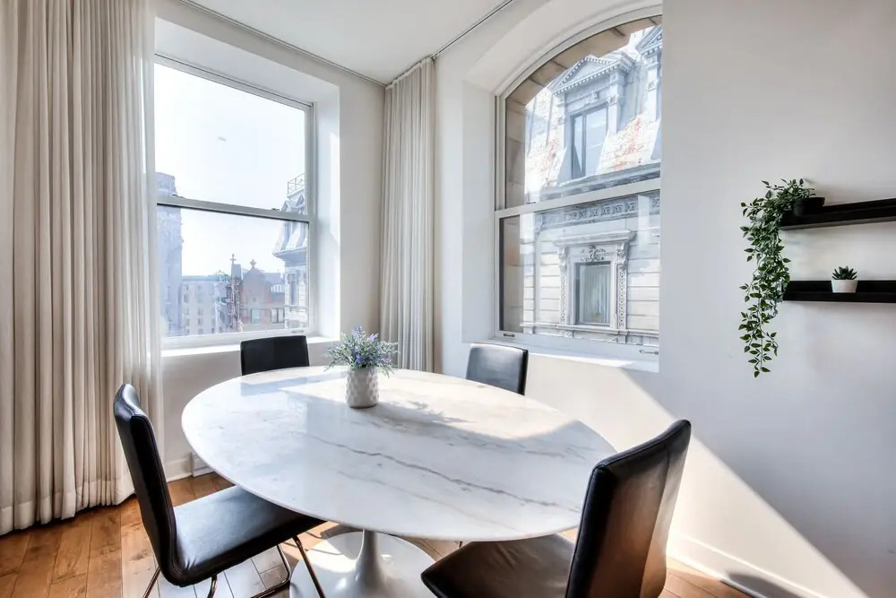 The taliane Superbe Condo 2BDR Montreal