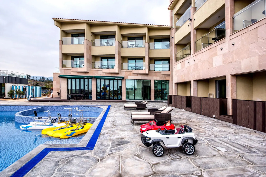 Blue Whale Resort