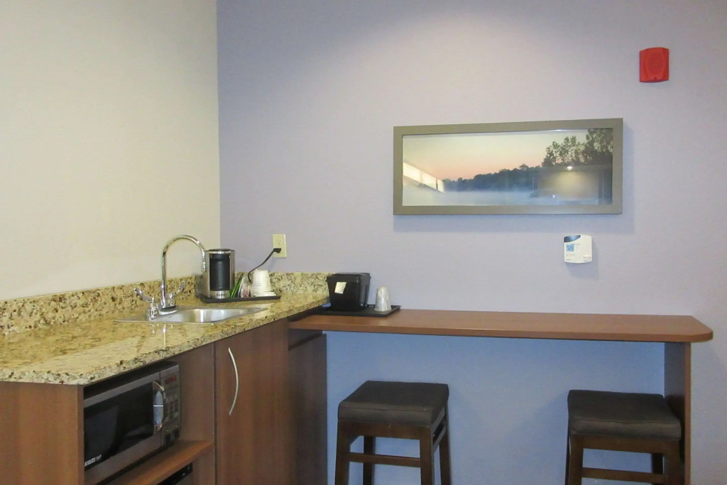 Quality Inn & Suites Caldwell I-77