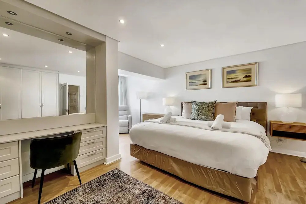 3bed Apartment in Cape Town w Views Ocean Outlook
