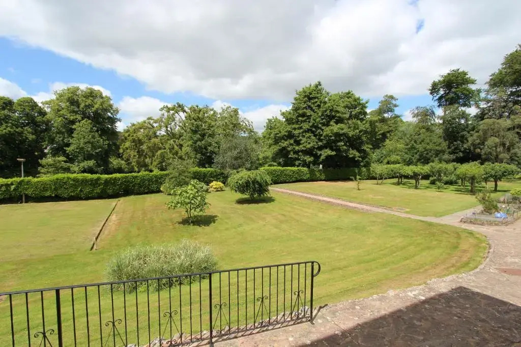 Hunters Moon Hotel