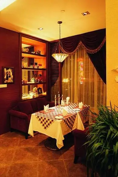 Class Hotel