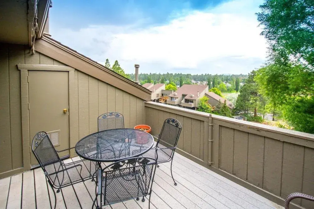 Country Club Condo