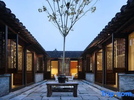 Huaji Hotel