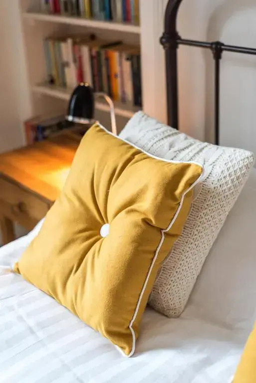 Spacious & Unique city central 1 bed with WiFi