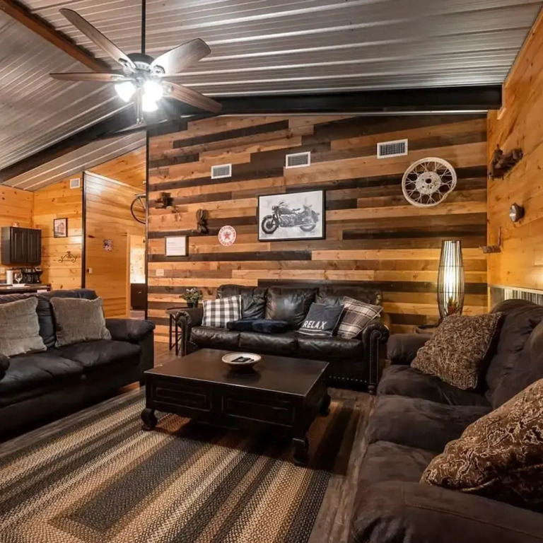 Modern Cabin in Broken Bow w Hot Tub Firepit
