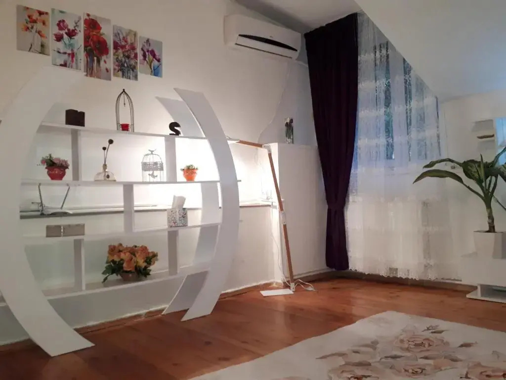 Karin House