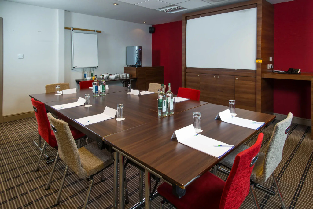 Holiday Inn Express Glasgow Airport by IHG