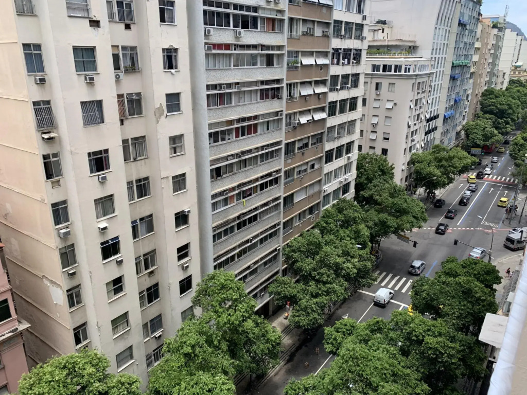 Copacabana 100m from the beach | BR1033 Z4