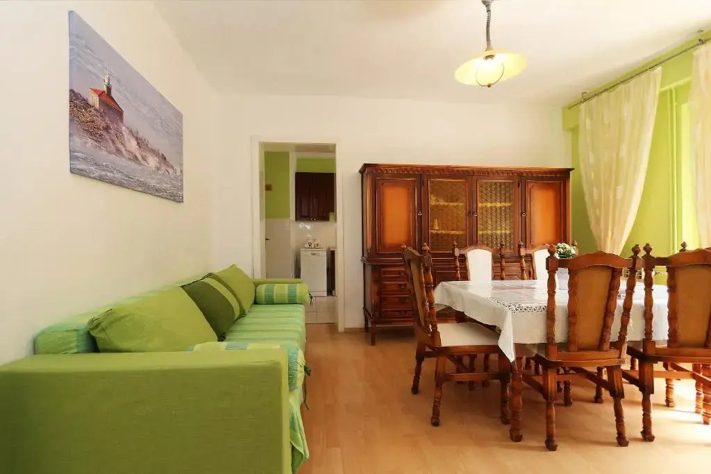 Apartments Nina Beach