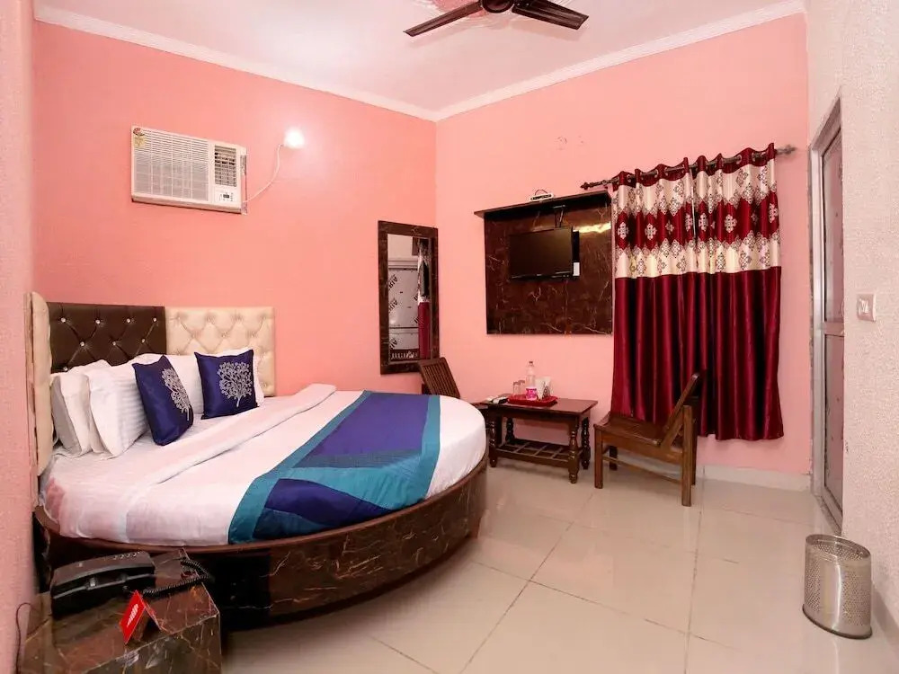 Hotel Pink City By OYO Rooms