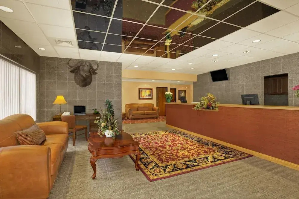 Rushmore Express & Suites