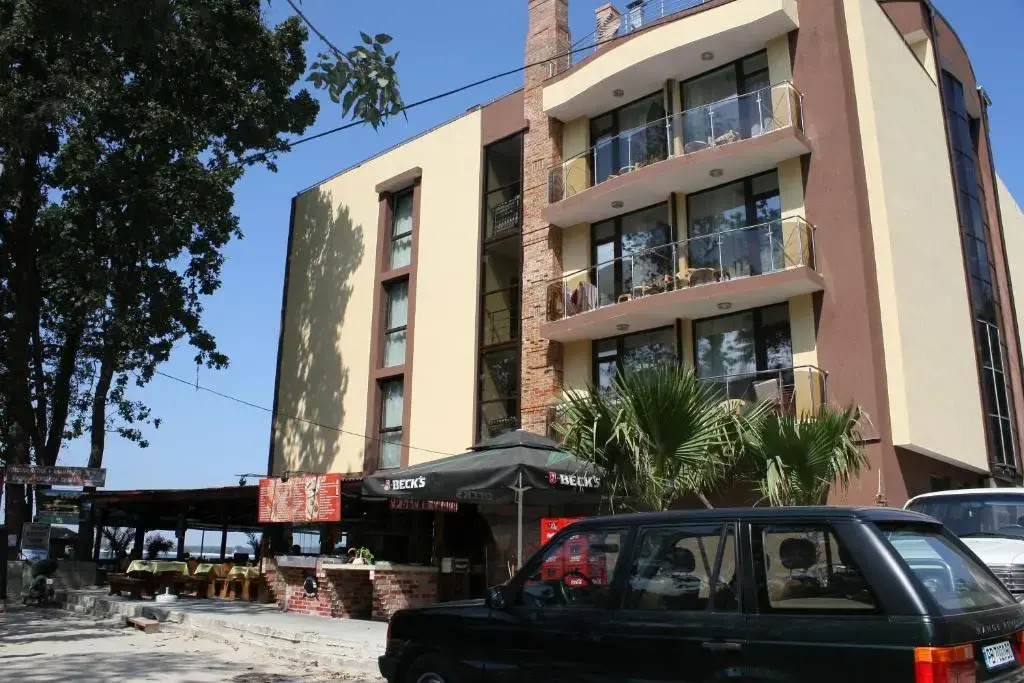 Family Hotel Teos
